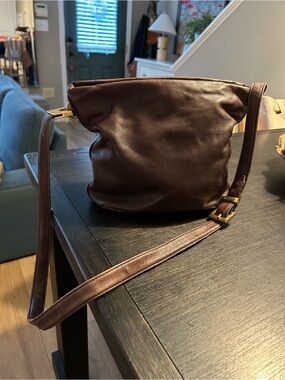 Signature by Perlina brown leather shoulder/crossbody bag